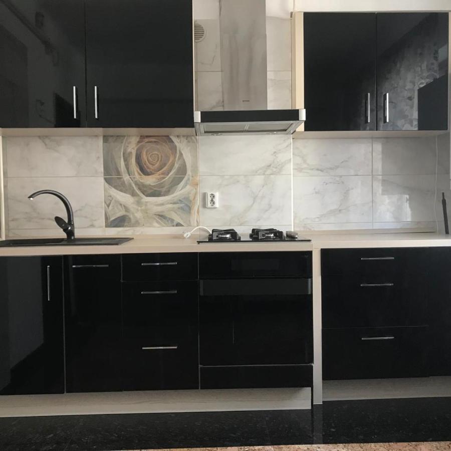 Black&White Studio Ultracentral Craiova Exteriör bild